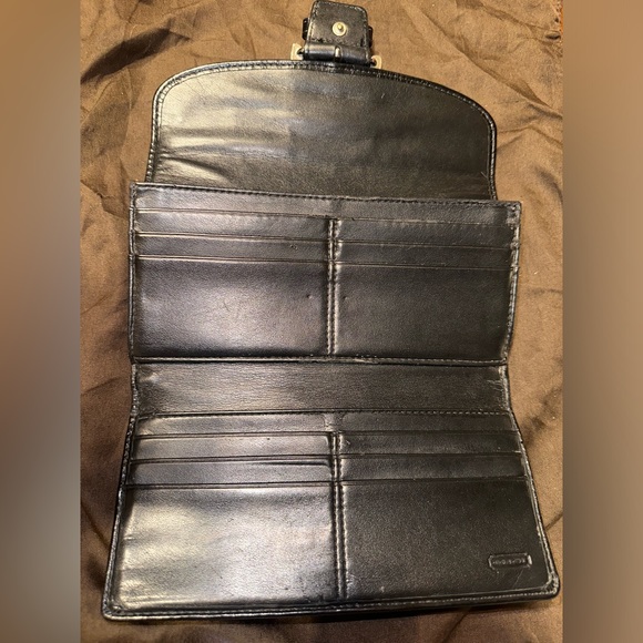 Couch Wallet - Picture 2 of 9